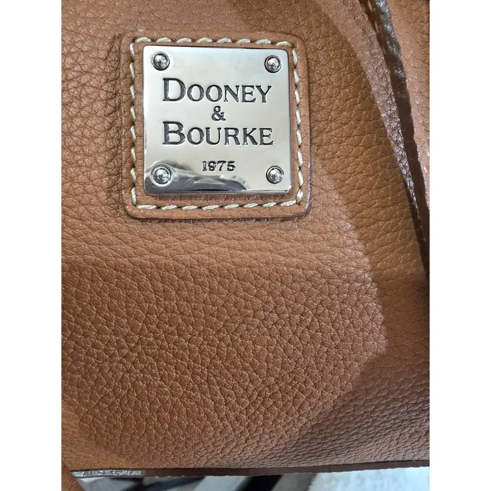 Dooney  & Bourke vintage small tassle tote bag in brown peppled leather - Picture 4 of 12